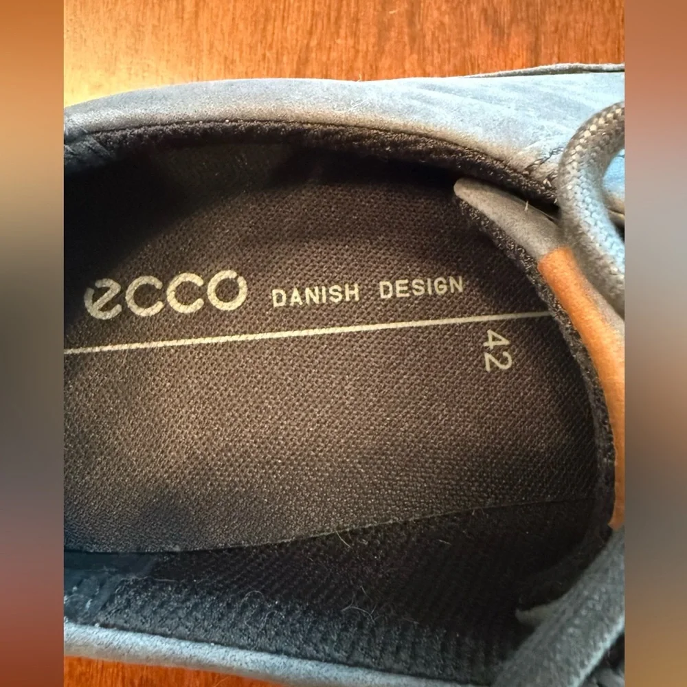 Men’s Ecco Grey Sneakers. US size 8. Euro 42 - Picture 6 of 9